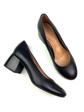 Vionic Black Leather Block Heel Pumps
